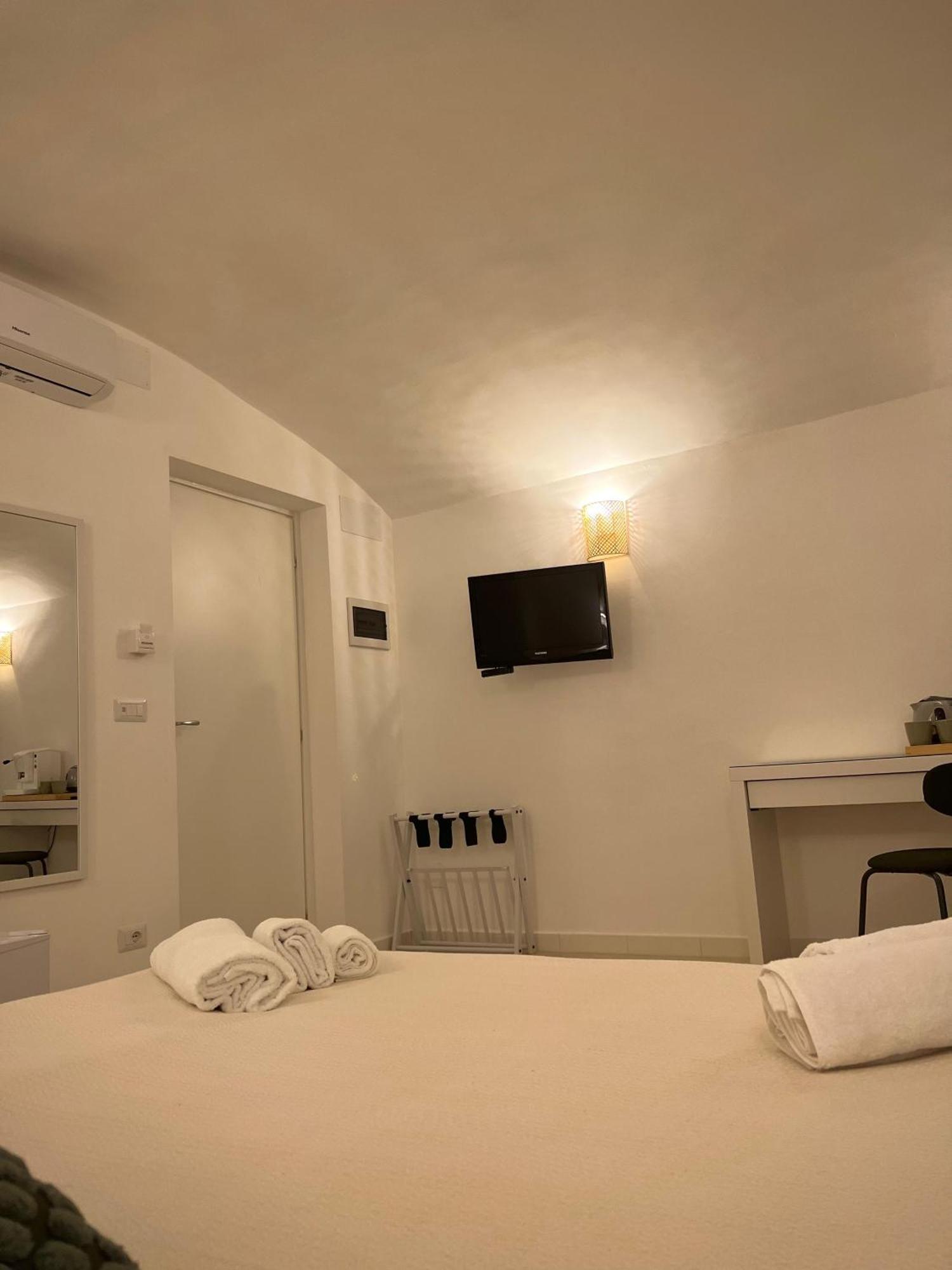 Badri Hotel Bari Exterior photo